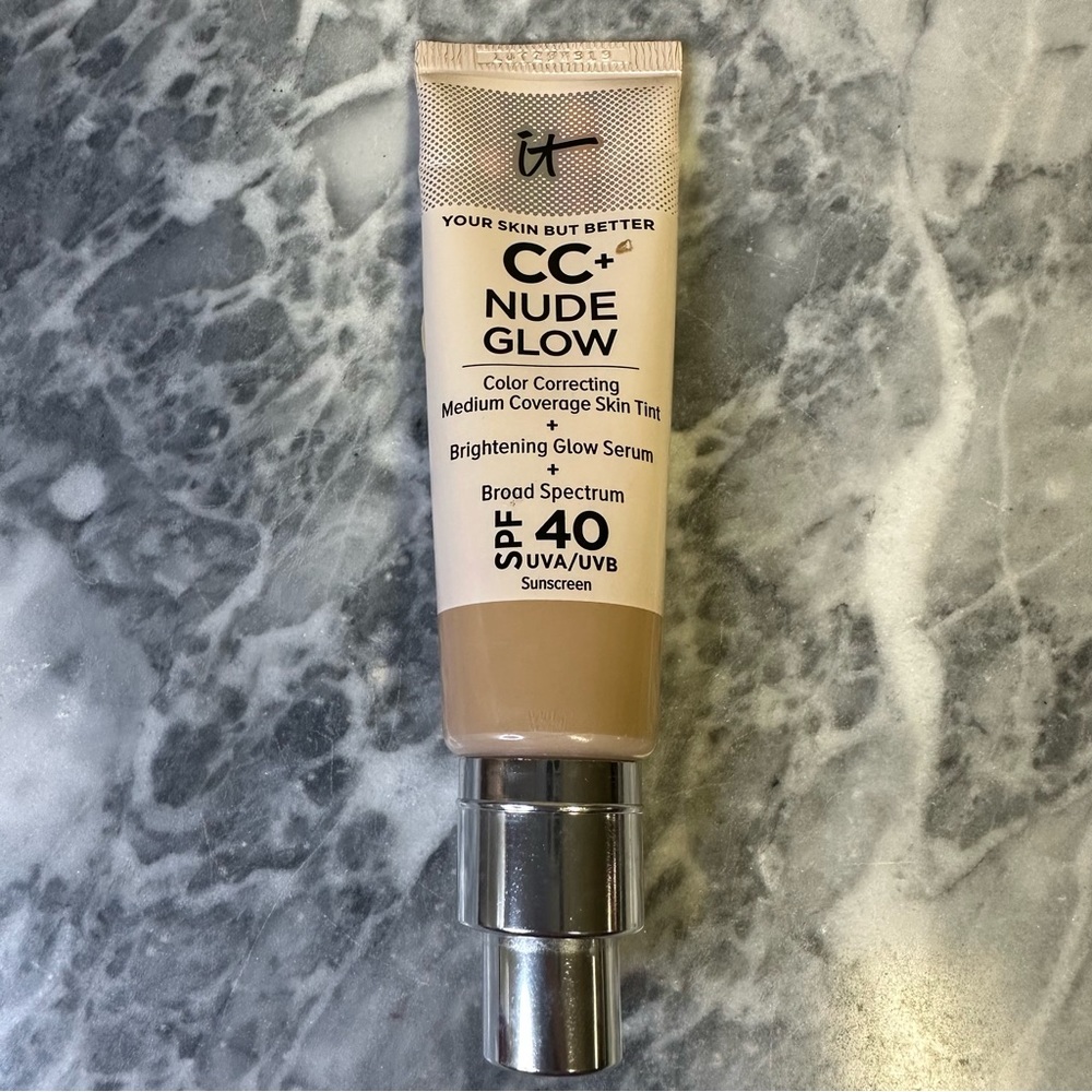 It Cosmetics CC Nude Glow Light